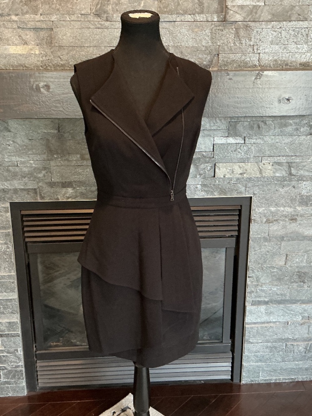BCBGMAXAZRIA tailored dress with zipper detail NWT